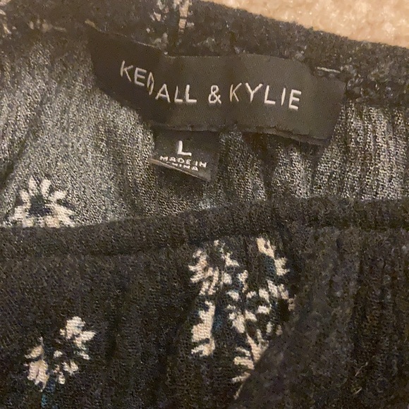 Kendall and Kylie Off the Shoulder Blouse - Picture 2 of 2